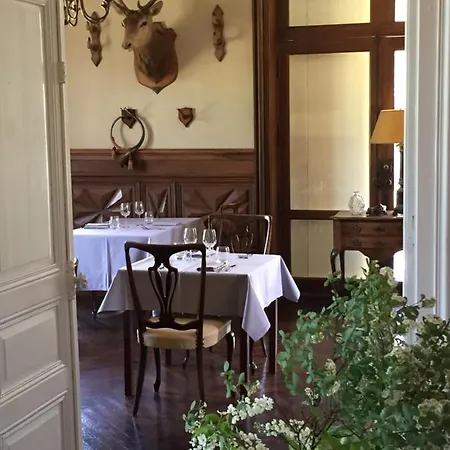 Chateau Proche De Saumur